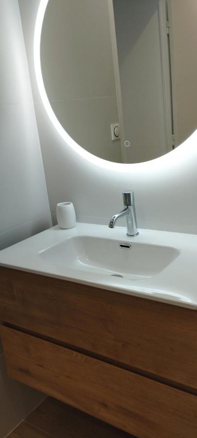 Studio Moderne, Place Parking Prive, Emplacement Ideal A 100 M Du Lac. Annecy Bagian luar foto