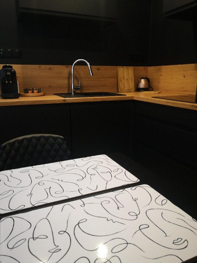 Studio Moderne, Place Parking Prive, Emplacement Ideal A 100 M Du Lac. Annecy Bagian luar foto
